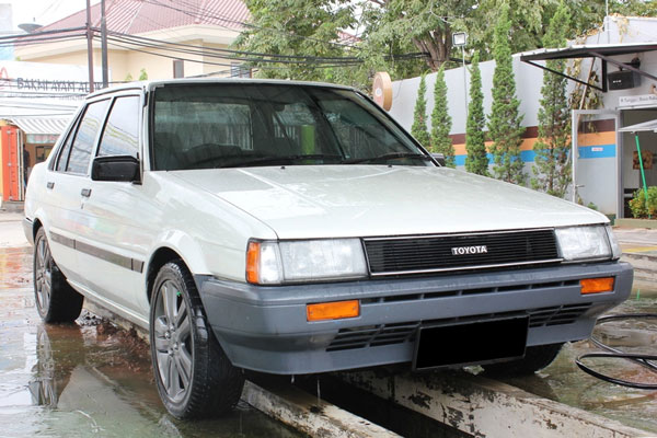  Kelebihan  dan  Kekurangan  Toyota Corolla GL SE Saloon 