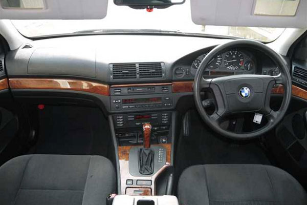 Review Spesifikasi BMW E39 Seri-5 1996-2004