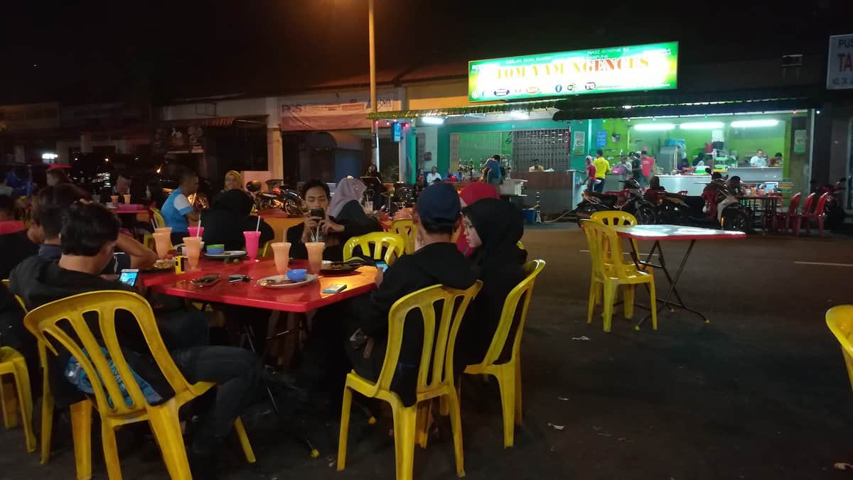 Restoran Tomyam Ngences Kedai Makan Gelang Patah